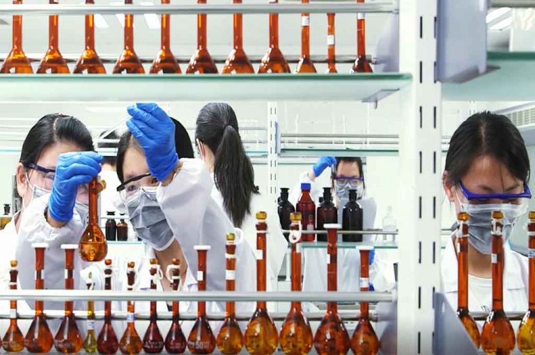 cosmetic packaging manufacturer