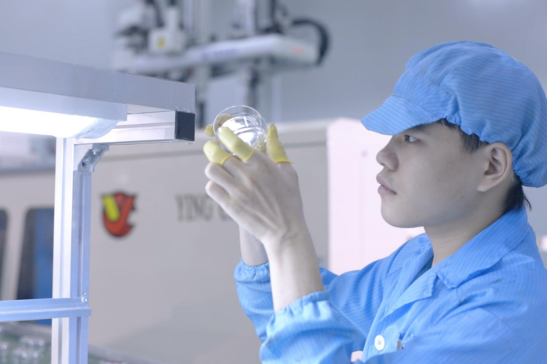 cosmetic packaging manufacturer